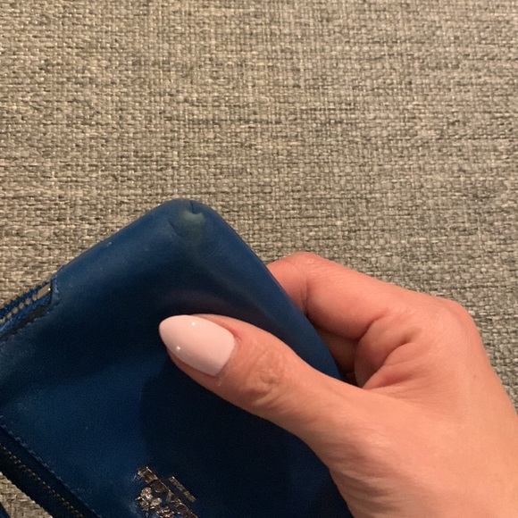 Genuine leather Coach wristlet - Picture 3 of 12